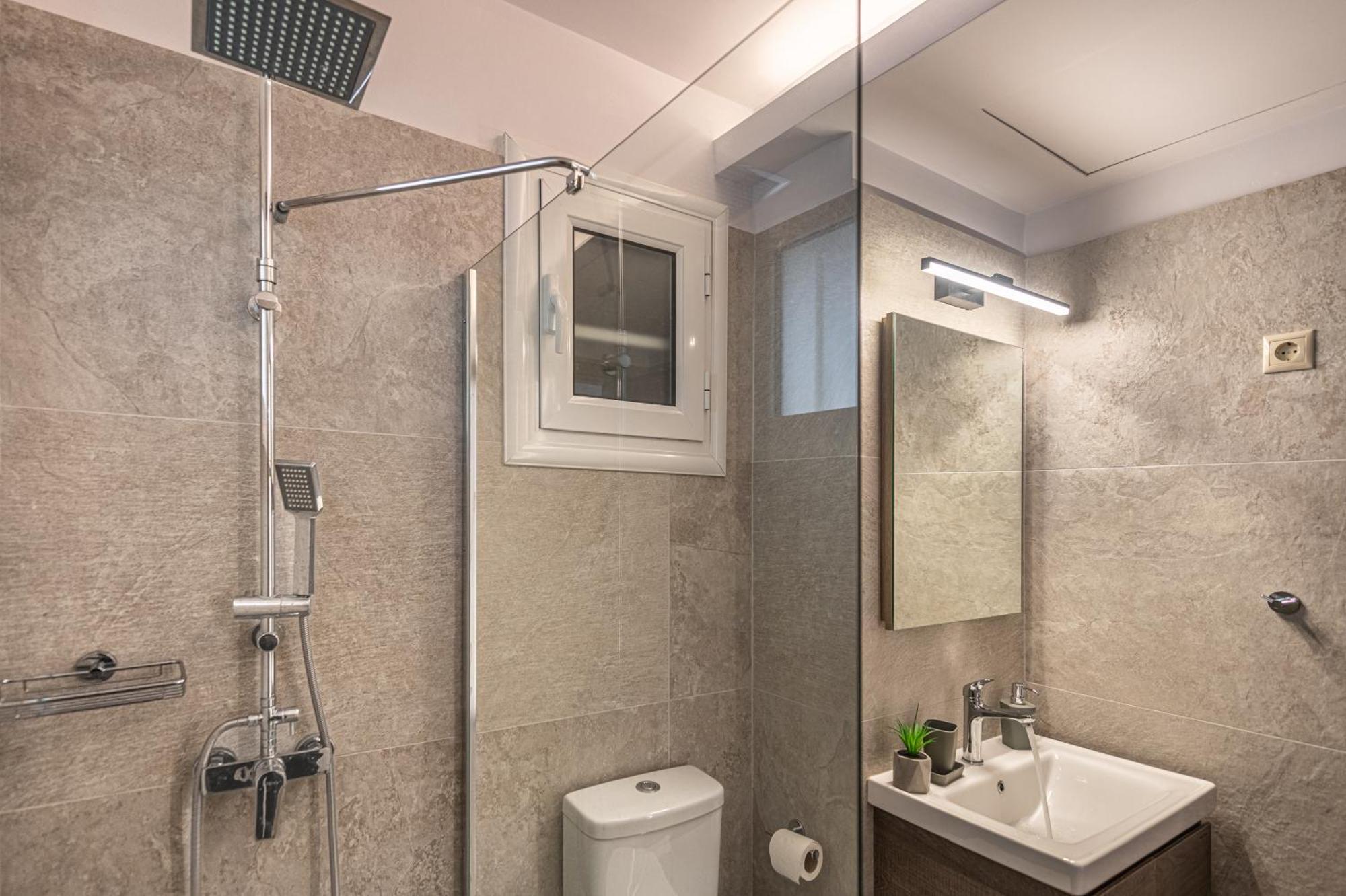 Loutraki Hidden Gem IV Apartment ภายนอก รูปภาพ